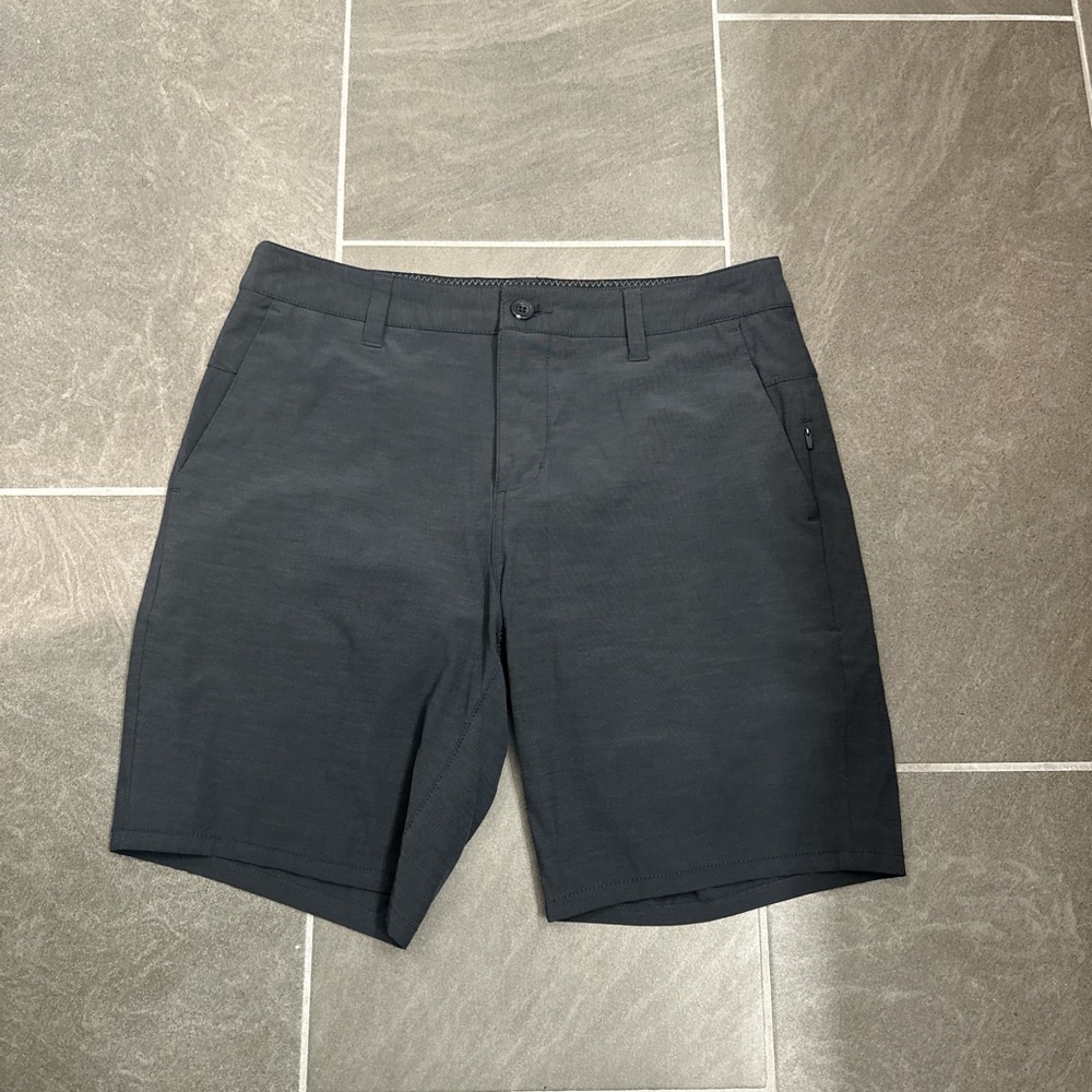 Vuori Aim Chino Shorts Mens 
Size: 30
Golf Performance Zip Stretch